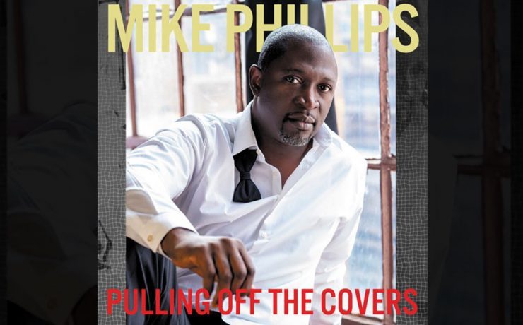 Mike-Phillips-pulling-off-the-covers